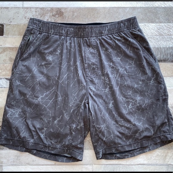 prAna Heiro 8" Short - Picture 3 of 5